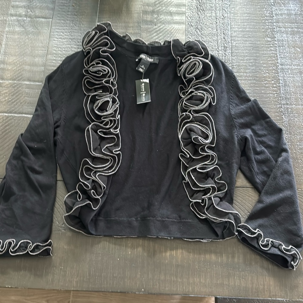 NWT WHITE HOUSE BLACK MARKET SHORT SWEATER!🌸🌸